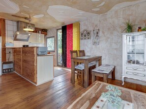 洋房 | 私人廚房 | 電熱水壺、兒童餐椅、鍋具/餐盤/廚房用品