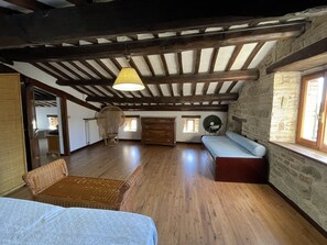 Villa | 4 chambres, ameublement personnalisé, fer et planche à repasser