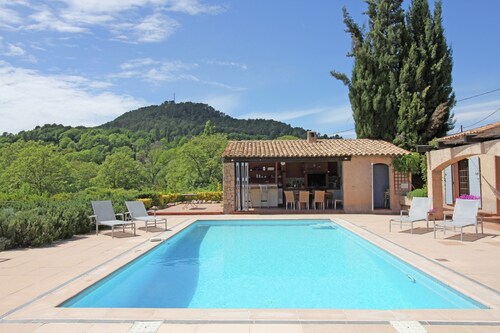 Villa in Salernes With Private Pool & Garden
