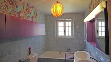 House | Bathroom