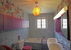 House | Bathroom - Villa in Salernes With Private Pool & Garden (Salernes)