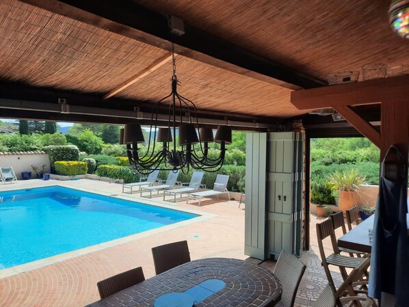 House | Pool | Indoor pool, outdoor pool - Villa in Salernes With Private Pool & Garden (Salernes)
