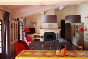 House | Living room - Villa in Salernes With Private Pool & Garden (Salernes)