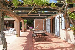 House | Balcony - Villa in Salernes With Private Pool & Garden (Salernes)