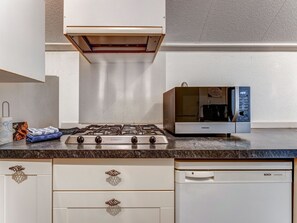 Microwave, dishwasher, electric kettle - Beautiful Holiday Home in Oldenzaal with Hot Tub (Oldenzaal)