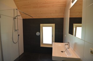 Bathroom - Farmhouse in Geesteren Near Forests (Geesteren)