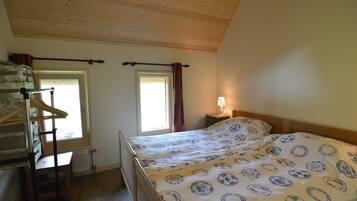 Rumah | 4 kamar tidur dan dilengkapi dengan perabotan berbeda-beda