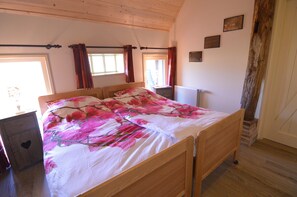 Talo | 4 makuuhuonetta, yksilöllisesti kalustettu, vuodevaatteet