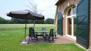 House | Balcony - Farmhouse in Geesteren Near Forests (Geesteren)