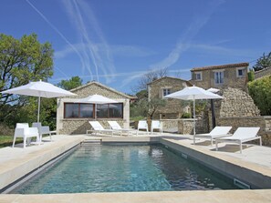 Exterior - Posh Villa in Apt With Garden and Mountain Views (Apt)