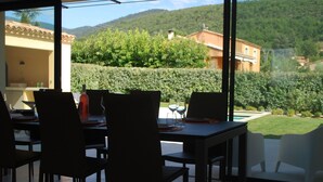 Dining - Magnificent Villa With Heated Private Pool in Grounds Walking Distance From Village (Malaucene)