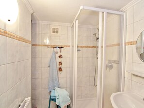 Apartment | Bathroom