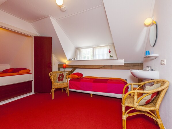 House | 3 bedrooms, individually furnished, bed sheets - Farmhouse in Balkbrug With Sauna (Balkbrug)