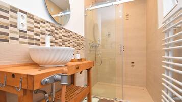 Apartment | Bathroom