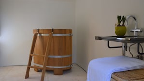 6 bedrooms, individually furnished - Modern Holiday Home in Roggel With Sauna (Roggel)