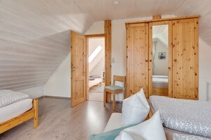 2 habitaciones y muebles diferentes 