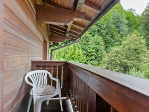 Apartment | Exterior - Cozy Apartment in Saalbach-Hinterglemm near Ski Area (Saalbach-Hinterglemm)