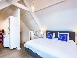 Cottage | Room amenity - Cottage in Ovezande With Terrace (Ovezande)