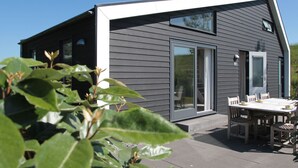 Exterior - Cozy Holiday Home in Kattendijke near National Park (Kattendijke)