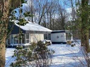 House | Exterior - Holiday Home in Haaksbergen by Lake (Haaksbergen)