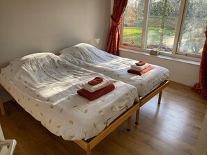 Huis | 3 slaapkamers, individueel gemeubileerd, beddengoed