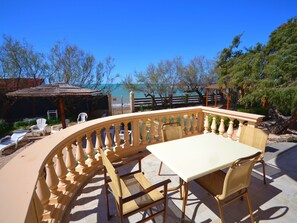House | Balcony - Historic Holiday Home in San Vincenzo near Beach (San Vincenzo)