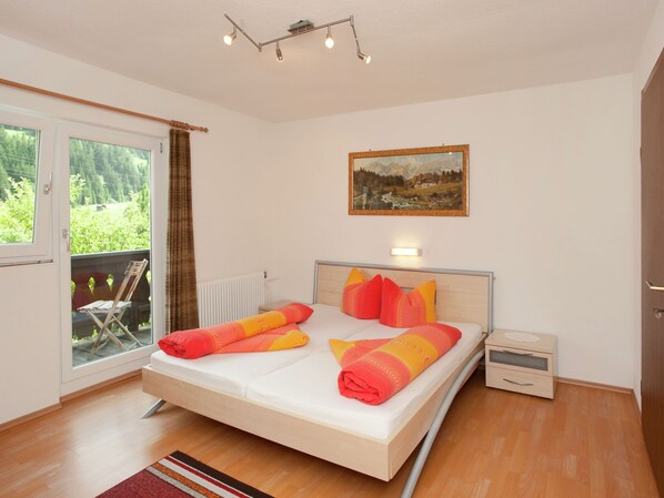 Hus | 6 soveværelser, individuel indretning, sengetøj