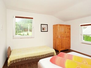 House | 6 bedrooms, individually furnished, bed sheets - Spacious Holiday Home in Wenns near Ski Area (Wenns)