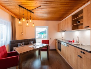 Apartment | Dining