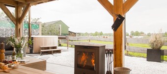 Beautiful Holiday Farm in Holten