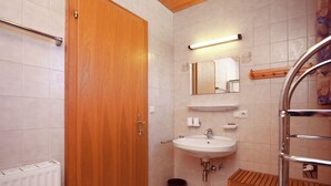 Unclassified image, 4 of 27, button - Plush Apartment in Waidring With Garden (Waidring)