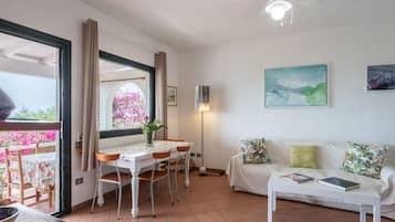 Apartment | Dining