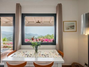 Apartment | Dining - Picturesque Flat With sea View (Quartu Sant'Elena)