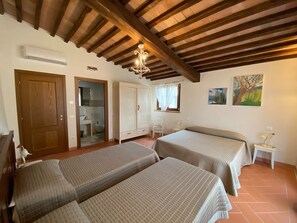 6 bedrooms, individually furnished, bed sheets - Farmhouse in Pisan Hills With Pool (Chianni)