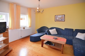 Apartment | Living room - Wohnung mit Eigener Terrasse in Huddingen (Bad Wildungen)