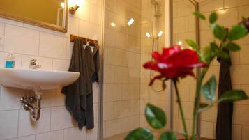 Apartment | Bathroom