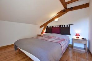 House | 2 bedrooms, individually furnished - Holiday Home in Vosges With Garden and BBQ (Haut-du-Them-Château-Lambert)