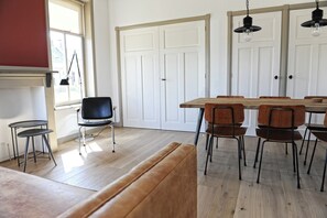 House | Living room - Holiday Home Zoutkamp Near Lauwersmeer (Zoutkamp)