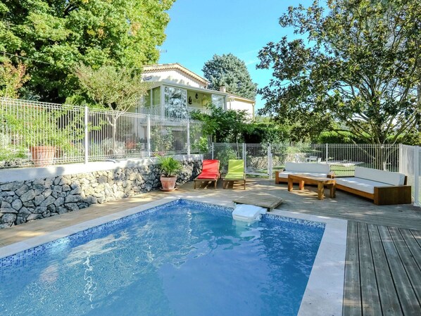 Outdoor pool - Modern Holiday Home With Private Swimming Pool in Salernes (Salernes)
