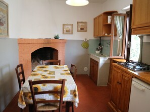 House | Dining - Beautiful Apartment With Garden, Patio, Pool, Barbecue (Borgo San Lorenzo)