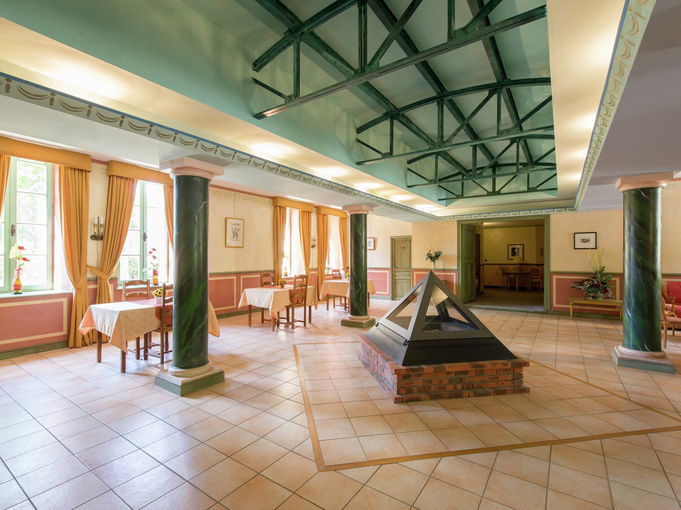 Apartment | Tempat makan
