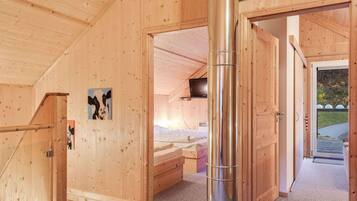 Chalet | 4 bedrooms, individually furnished, bed sheets