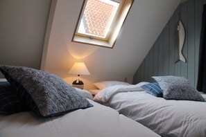 House | 2 bedrooms, individually furnished, bed sheets - Holiday Home in Hindeloopen by Lake (Hindeloopen)