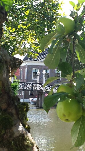 House | Exterior - Holiday Home in Hindeloopen by Lake (Hindeloopen)