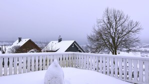 House | Balcony - Charming Holiday Home in Immerath Eifel Near Ski Area (Winterberg)