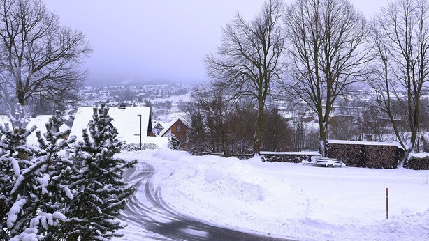 Exterior - Charming Holiday Home in Immerath Eifel Near Ski Area (Winterberg)