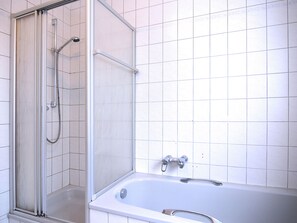 Ferienhaus | Badezimmer | Badewanne