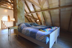 2 bedrooms, individually furnished, bed sheets - Farmhouse in Geesteren Near Forests (Geesteren)