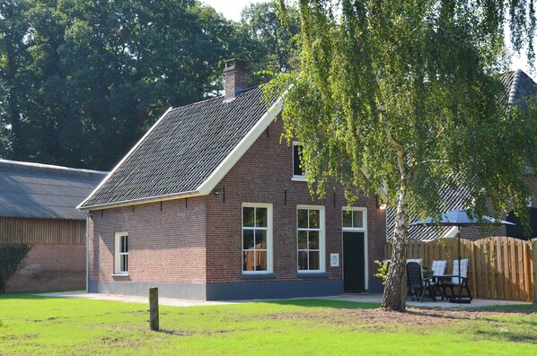 Exterior - Farmhouse in Geesteren Near Forests (Geesteren)