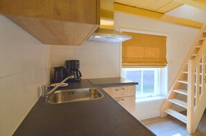 House | Private kitchen | High chair - Farmhouse in Geesteren Near Forests (Geesteren)